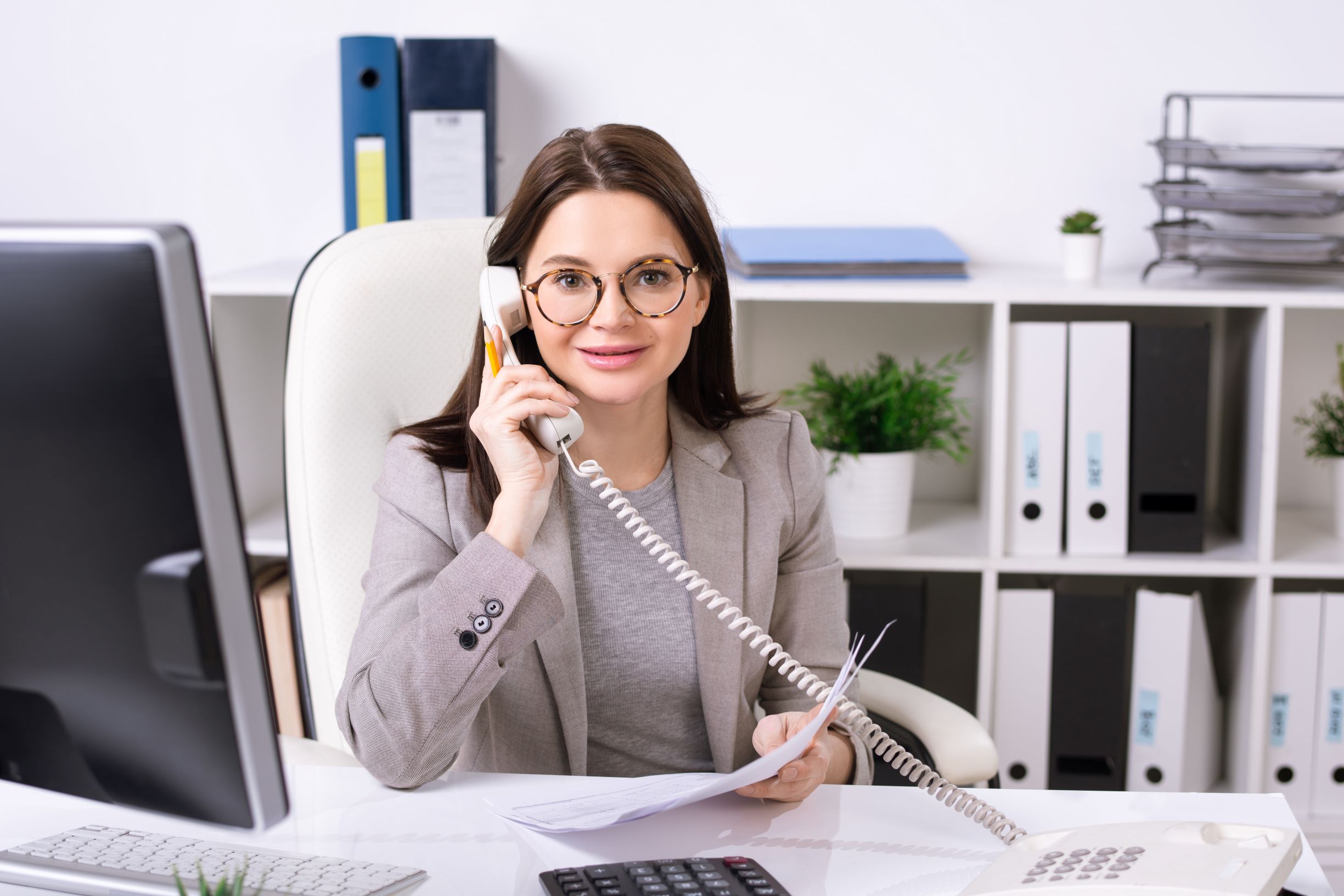 Insider Tips: Choosing the Right virtual receptionist services Expert for Your Project thumbnail